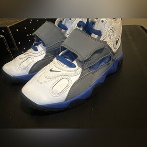 Nike Air Speed Turf
Big Kids' Shoes 5.5 size